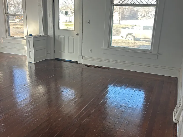 918 Court St — Photo 3