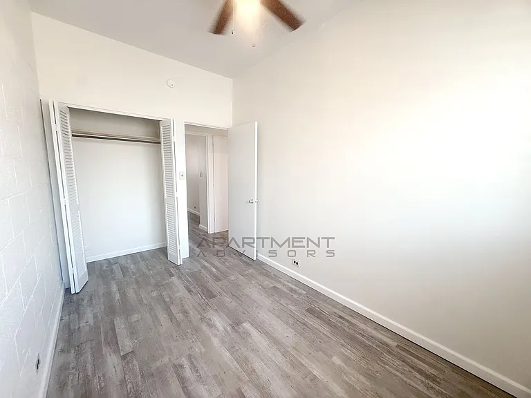 1218 N School St — Photo 14