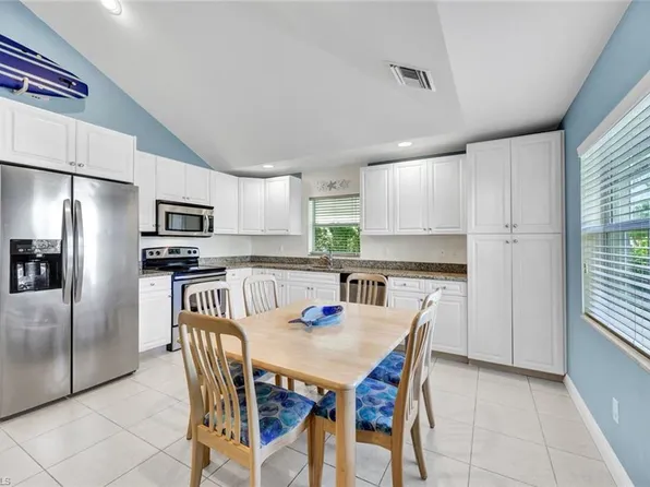 10170 Carolina ST, BONITA SPRINGS, FL 34135