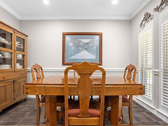 4th image of 6613 Eton Ct