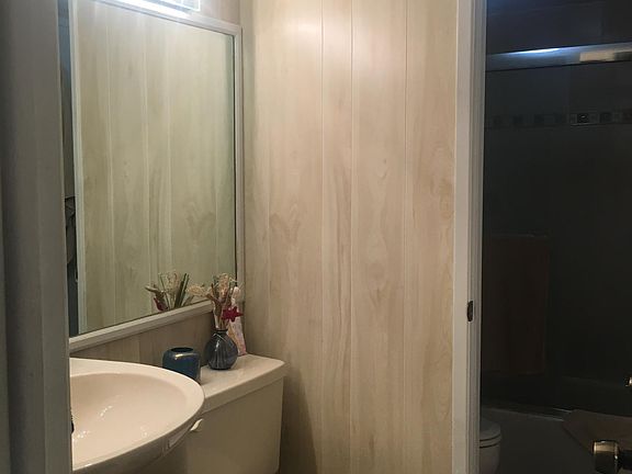 4th image of 8879 NW Fontainebleau Blvd