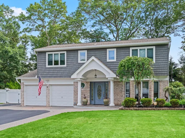 20 Tulipwood Drive, Commack, NY 11725