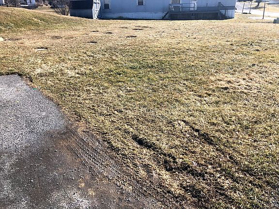 3rd image of 8 Apache Dr