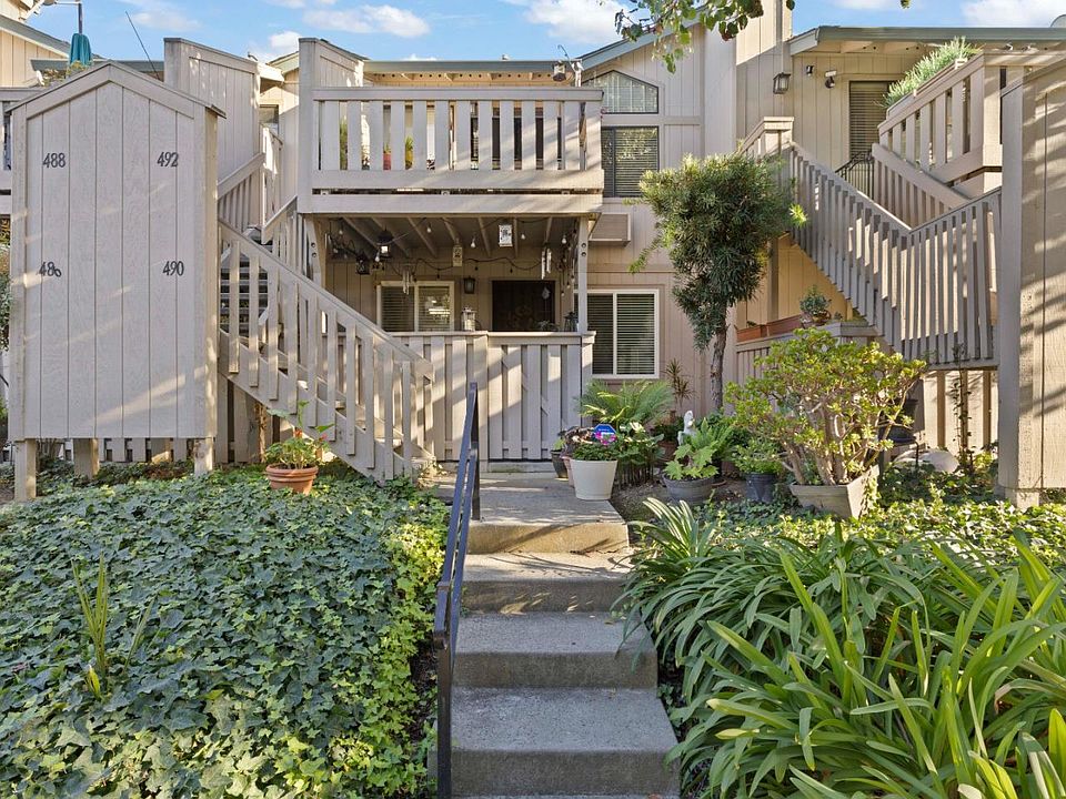 1st image of 490 Coyote Creek Cir