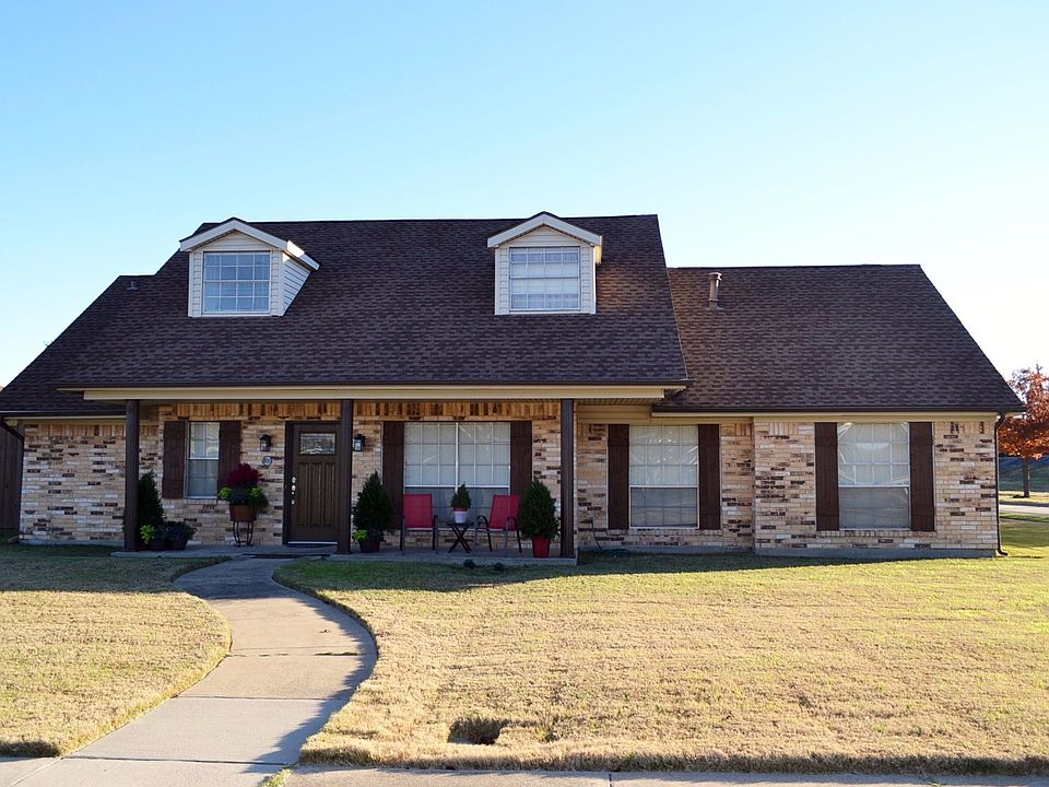 1st image of 800 Serenade Ln