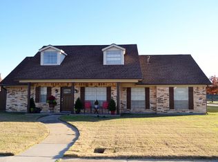 800 Serenade Ln, Richardson, TX 75081