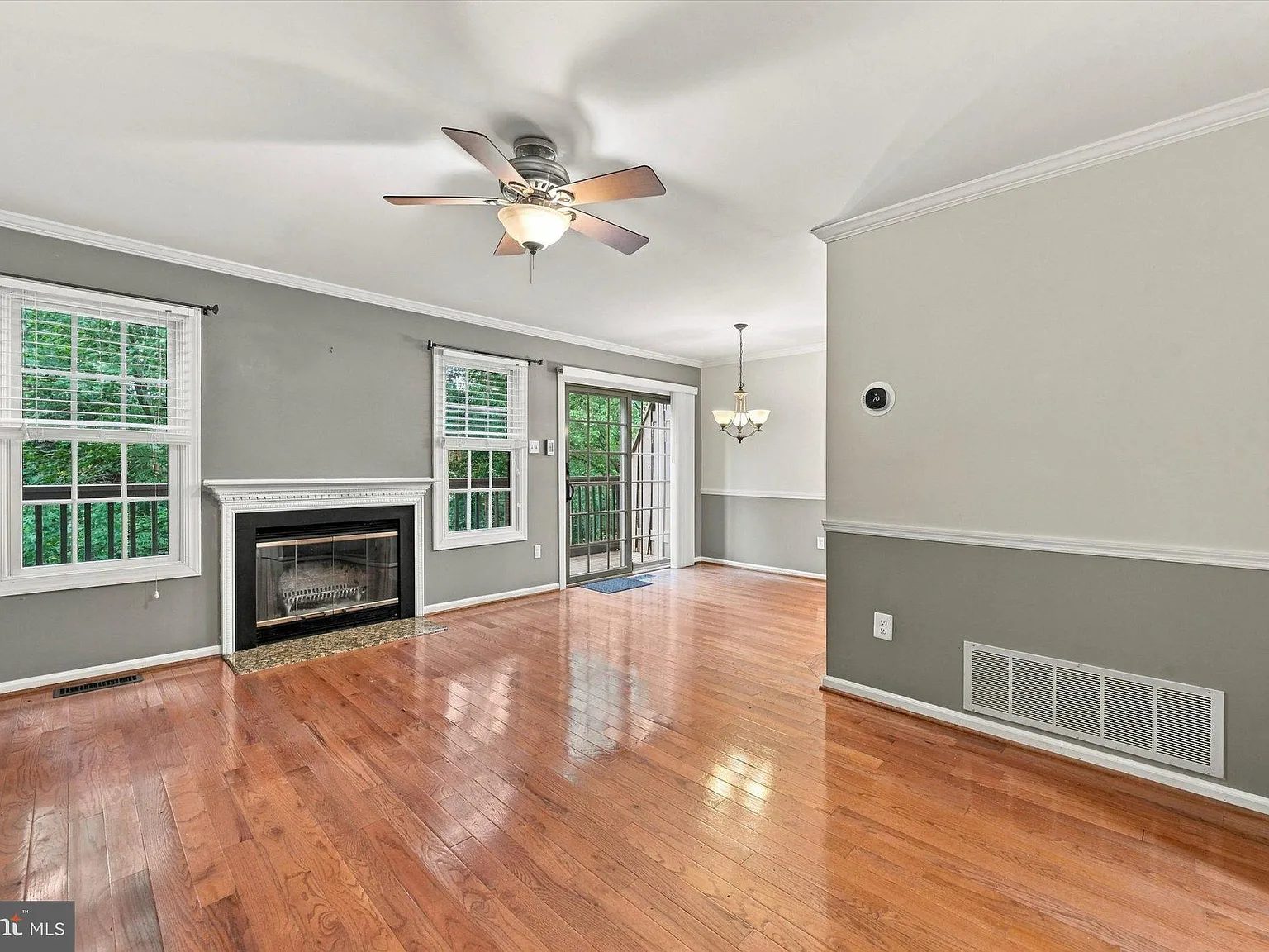 2 bed, 2.5 bath, 1260 sqft, $2,700 — Photo 2