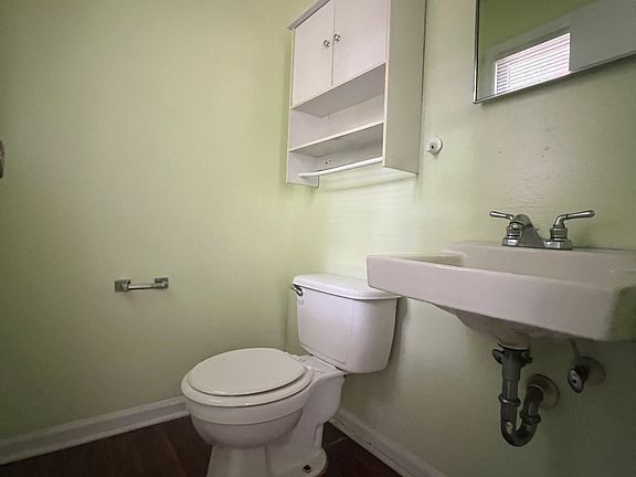 4th image of 107 Harwood St