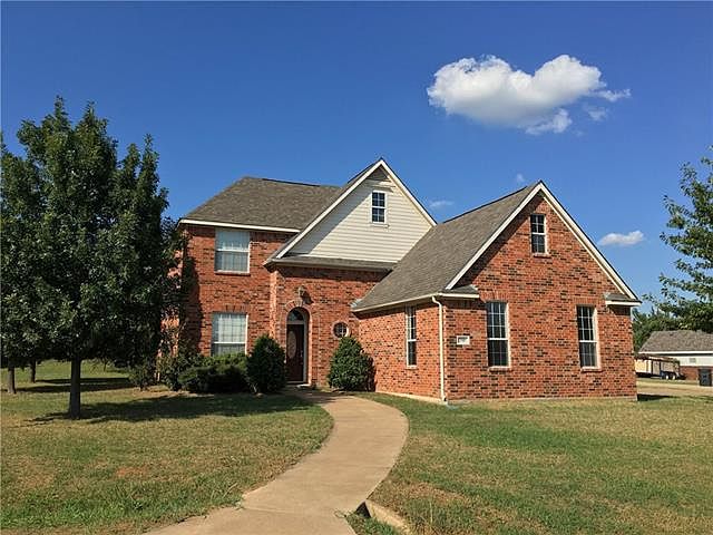 1st image of 300 Arbor Ct
