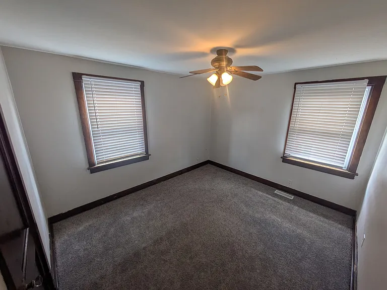 3934 Hoosac St #1 — Photo 31