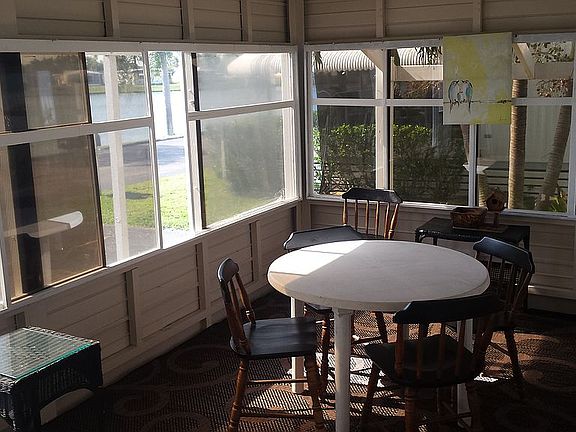 Screened porch - great breez