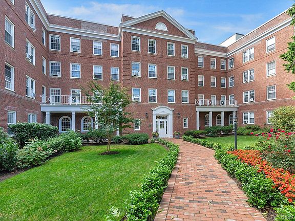 2nd image of 90 Knightsbridge Road #1N