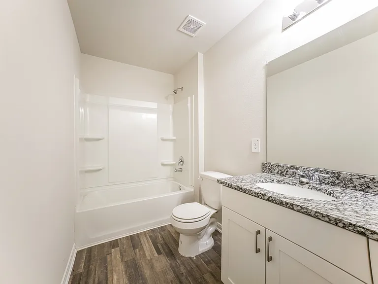 15661 Briar Forest Dr — Photo 14