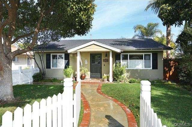 1st image of 390 Costa Mesa St
