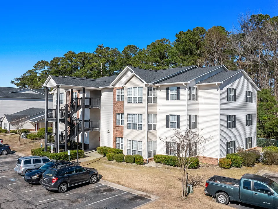 Summer Crest Apartments