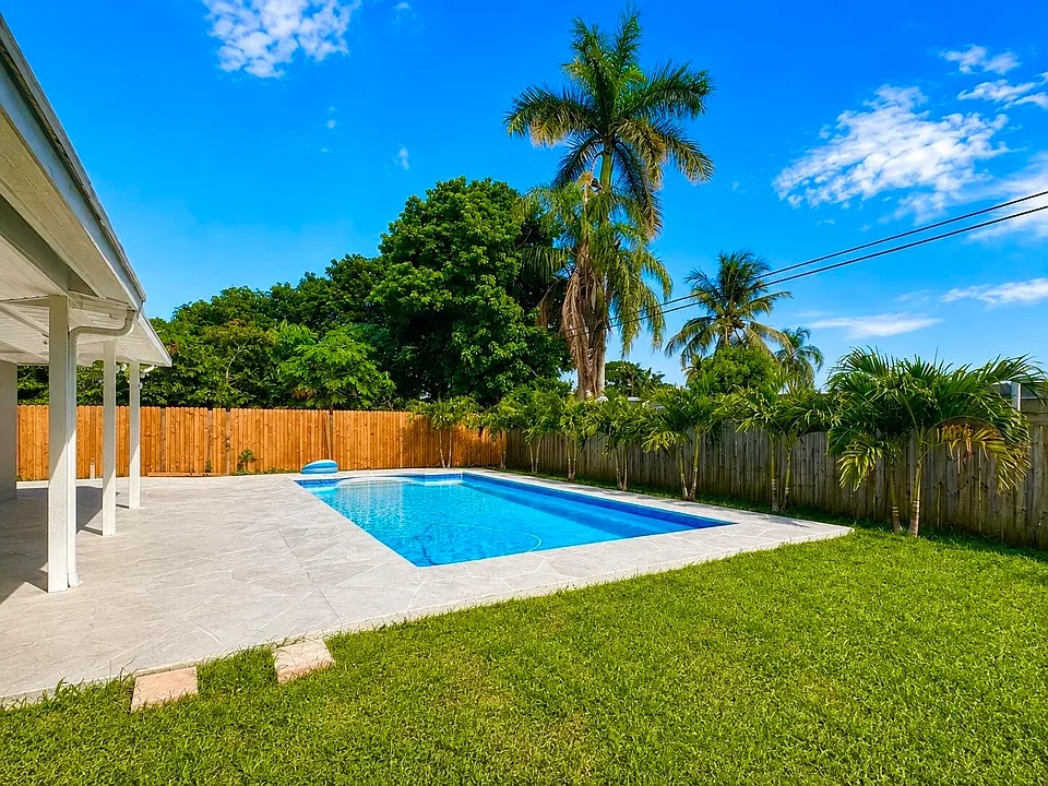 345 Pinehurst Rd