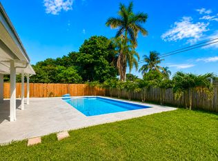 345 Pinehurst Rd, Palm Springs, FL 33461