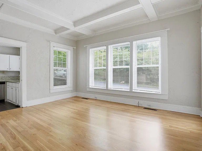 615 Linwood Ave NE #4 — Photo 10