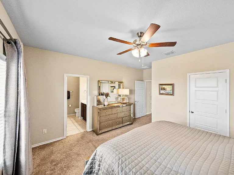 5702 Cicada Cir — Photo 20