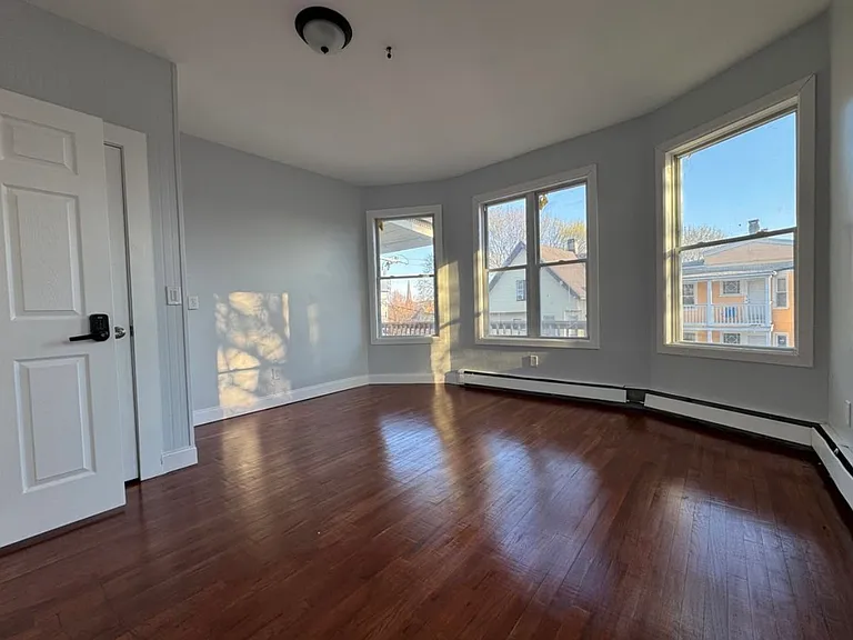 16 Laurel St #2A — Photo 7