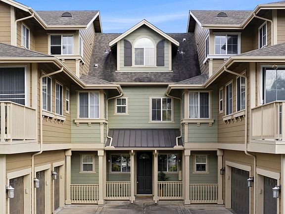 2nd image of 7018 Hawaii Kai Dr Unit 406