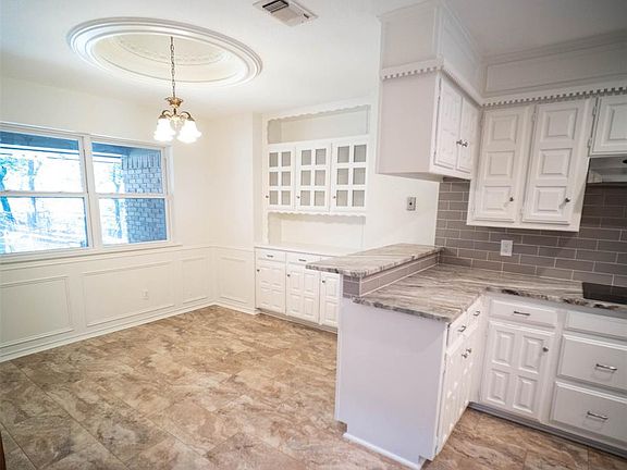 2nd image of 2204 Shadydale Dr