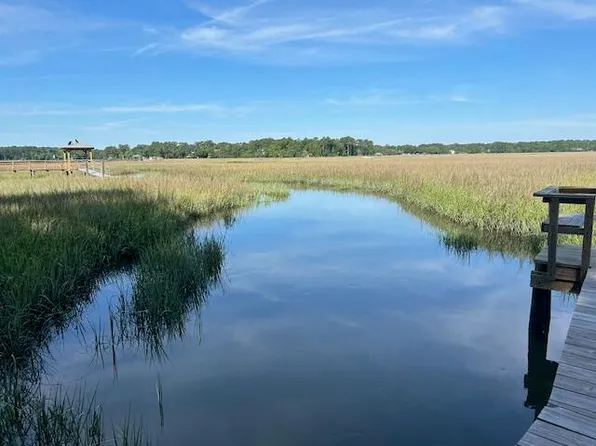 8599 Middleton Point Ln, Edisto Island, SC 29438