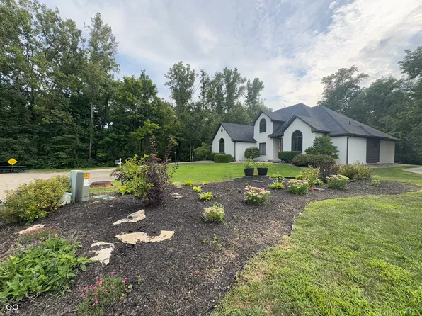 2572 Wayward Wind Dr, Indianapolis, IN 46239