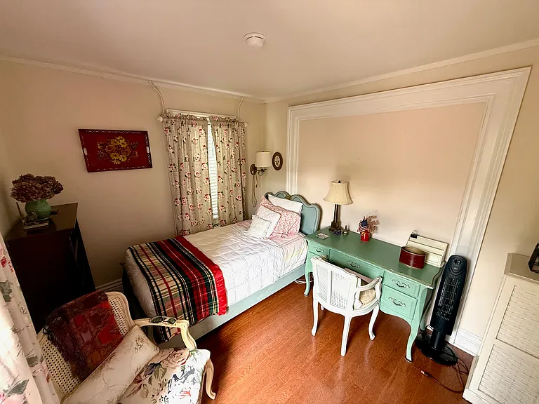 17 Dixon St #1 — Photo 14