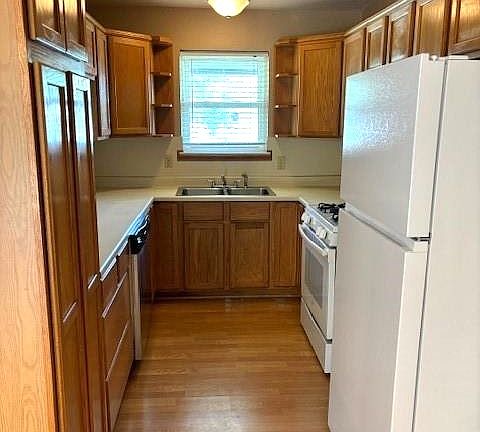 5th image of 705 SW Southridge Dr