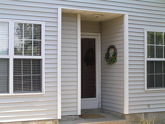4th image of 400 Chelsea Woods Dr