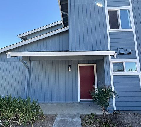 2nd image of 128 Rose Ln