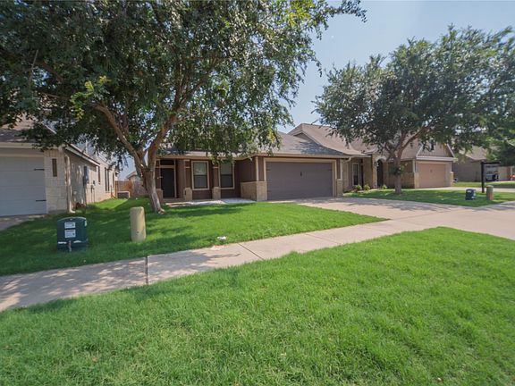 2nd image of 3416 Castleton Dr
