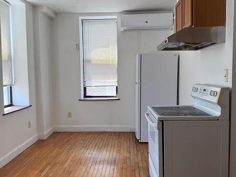 1011 Cherry St #3R — Photo 5