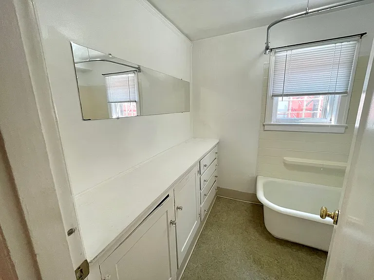 1035 SE 12th Ave — Photo 8