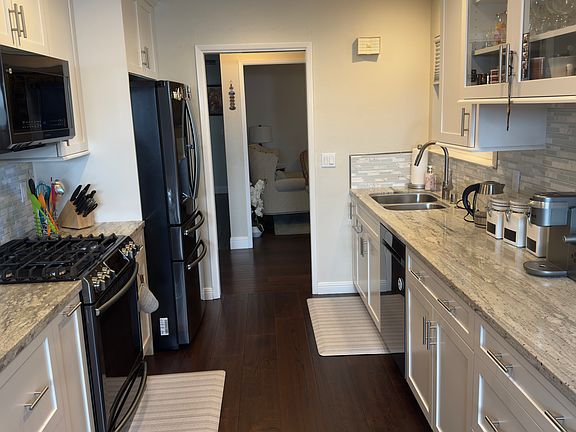 4th image of 4849 Tampico Way