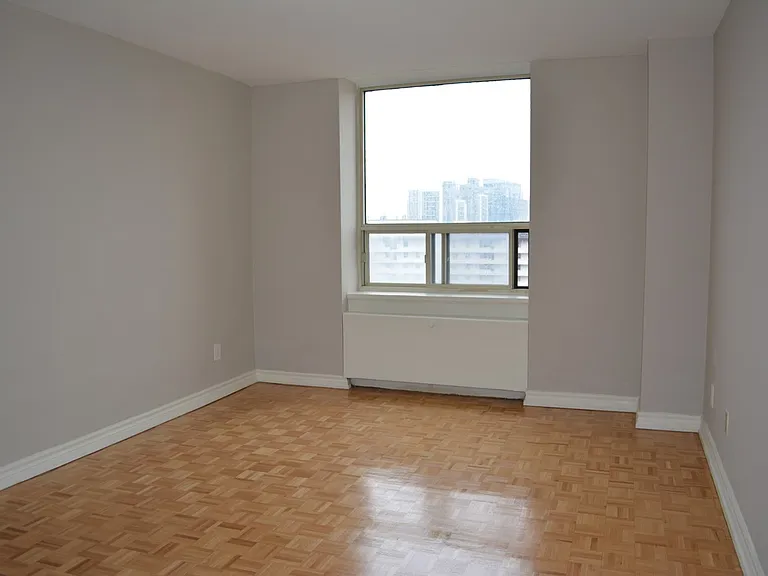 6000 Yonge St — Photo 14