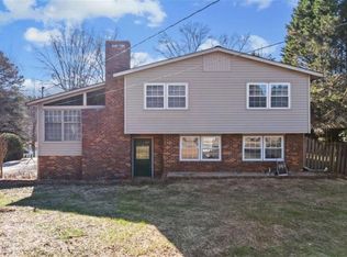 8 Lakemoore Dr NE, Rome, GA 30161