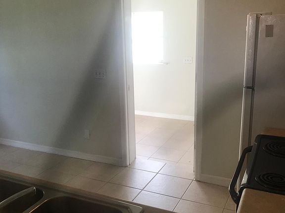 3rd image of 1456 16th Ave