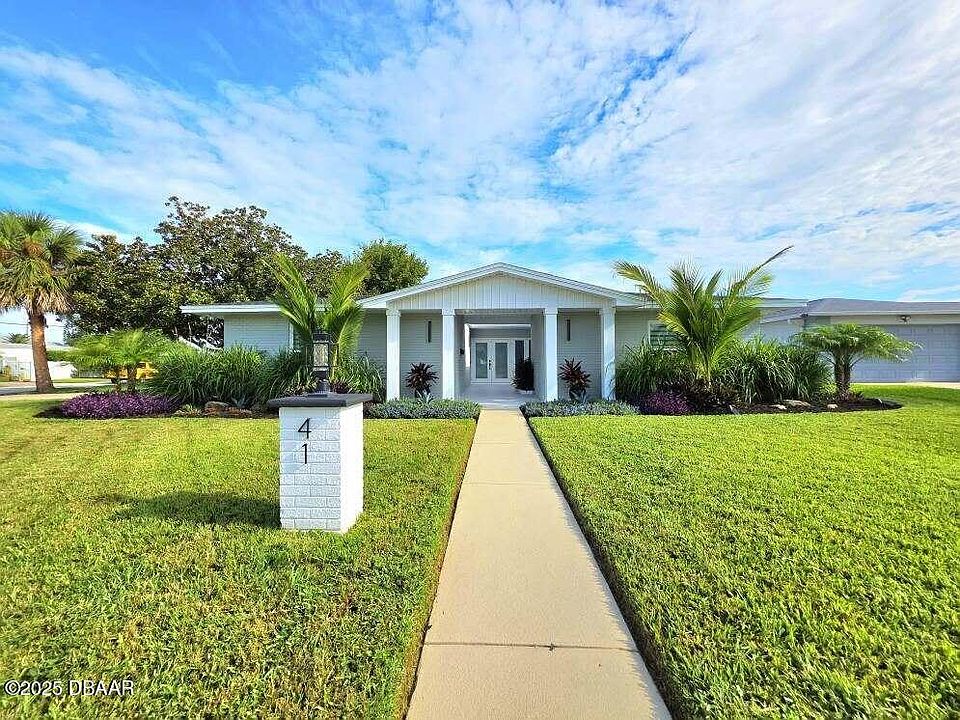 1st image of 41 Wisteria Dr