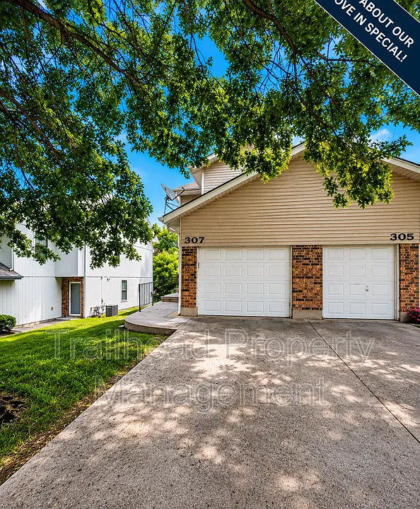 307 NE Timbercreek Dr