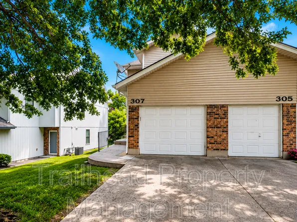 307 NE Timbercreek Dr, Lees Summit, MO 64086