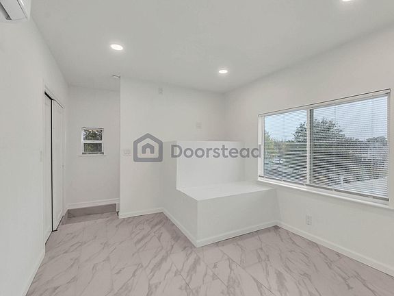 4th image of 1108A W 9th St
