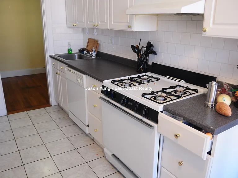 19 Vinal St #10 — Photo 9