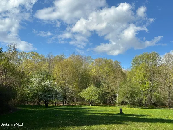 570 Hartsville New Marlborough Rd, Great Barrington, MA 01230