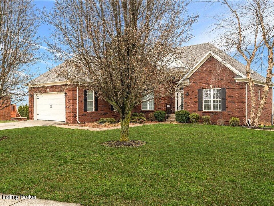 1st image of 469 Oak Tree Way