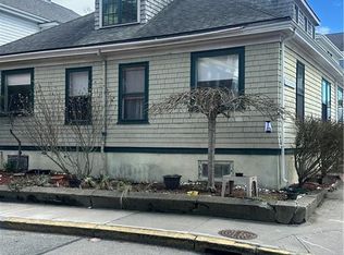 24 Spring St, Newport, RI 02840