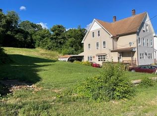 25 Moulthrop St, Ansonia, CT 06401