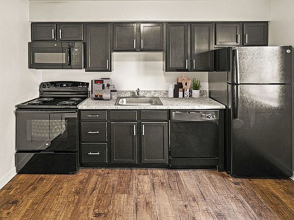 3rd image of 543 Charles Ave #Co-635