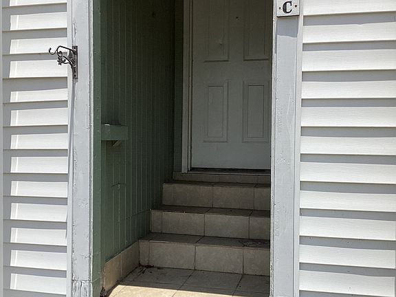 2nd image of 104 N Church St #A
